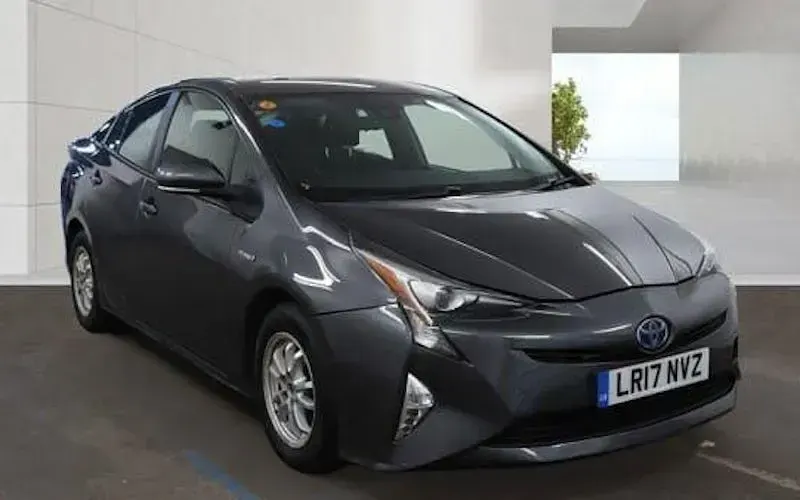 Used Toyota Prius Active 122 HP (89 kW) 2017 Hatchback