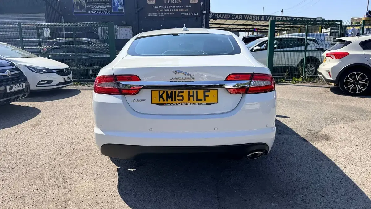 Used Jaguar XF Luxury 200 HP (147 kW) 2015 White Sedan