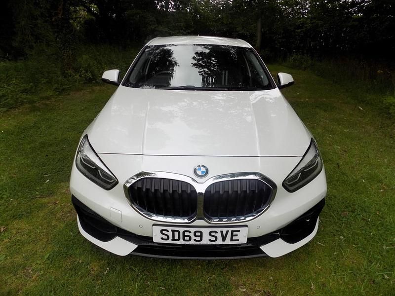 Used BMW 118 Sport Line 2019 White Hatchback