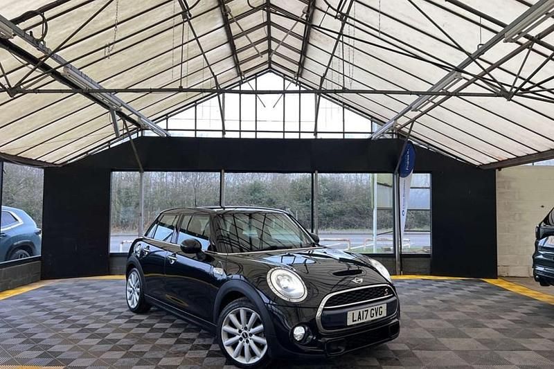 Used Mini Cooper S Hatch 192 HP (141 kW) 2017 Black Hatchback
