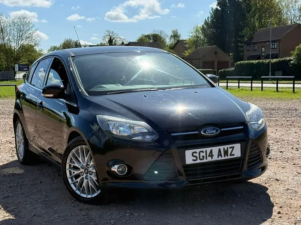 Used Ford Focus Zetec 125 HP (91 kW) 2014 Black Hatchback