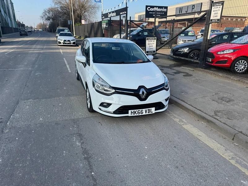 Used Renault Clio IV Dynamique 2016 White Estate