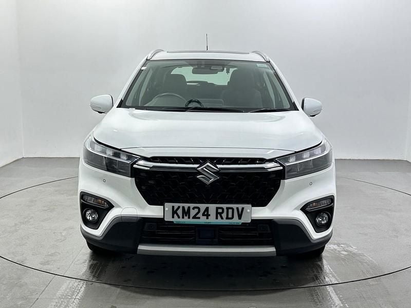 Used Suzuki SX4 129 HP (94 kW) 2024 White Hatchback