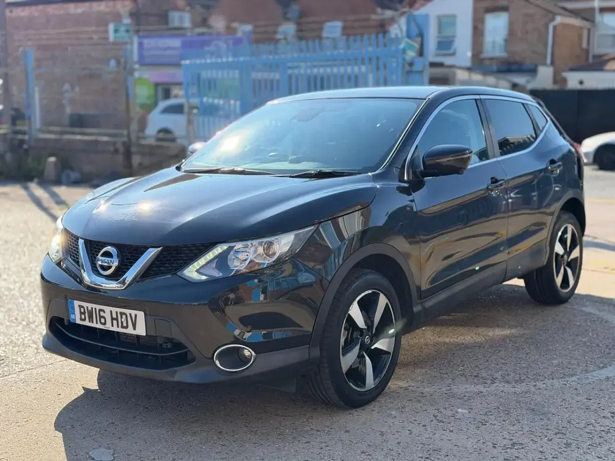 Used Nissan Qashqai N-Connecta 2016 Black SUV