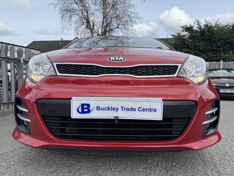 Used Kia Rio 2015 Red Hatchback