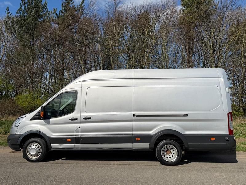 Usado Ford Transit Trend 125 HP (91 kW) 2014 Prateado Van