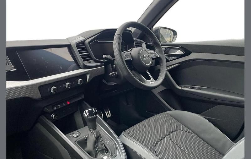 Begagnad Audi A1 S-Line 147 HK (108 kW) 2025 Svart SUV
