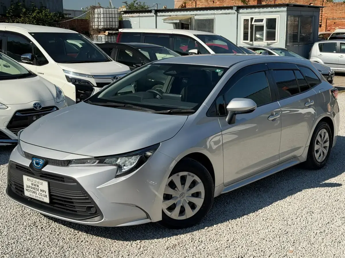 Begagnad Toyota Corolla 2022 Silver Kombi