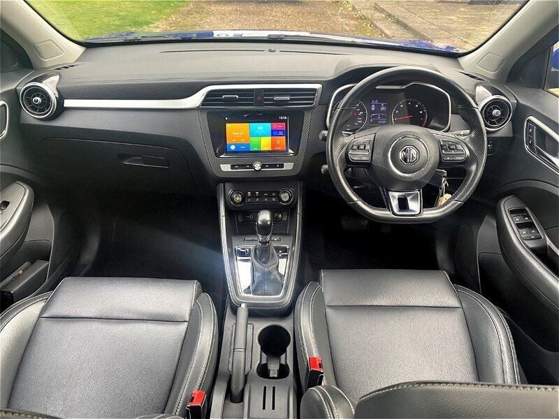 Used MG ZS Exclusive 110 HP (80 kW) 2018 Starry sky blue Sedan