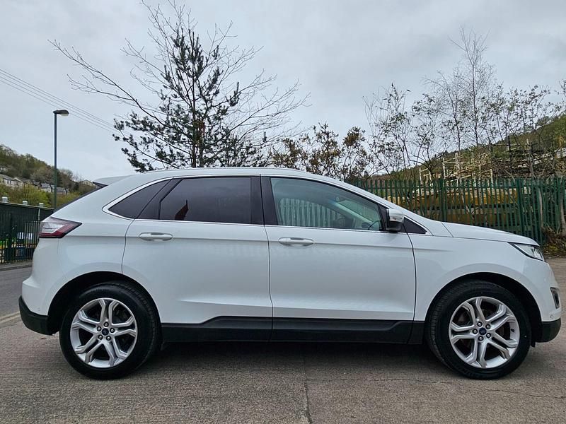 Used Ford Edge Titanium 180 HP (132 kW) 2016 White SUV