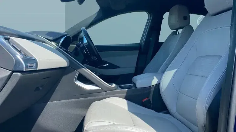 Usado Jaguar E-Pace R-Dynamic 309 HP (227 kW) 2021 Azul SUV