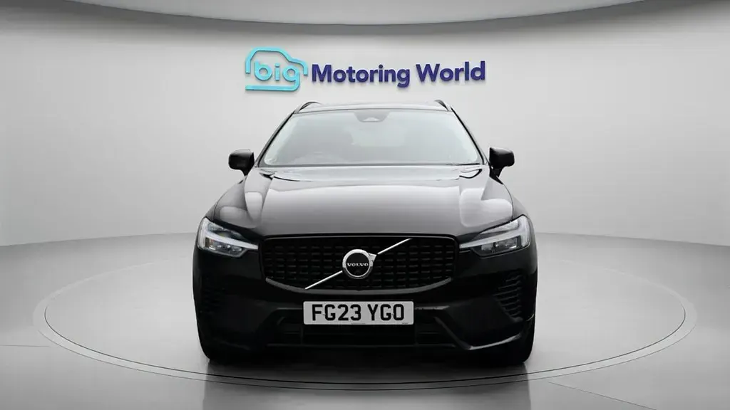 Used Volvo XC60 Plus 350 HP (257 kW) 2023 Black SUV