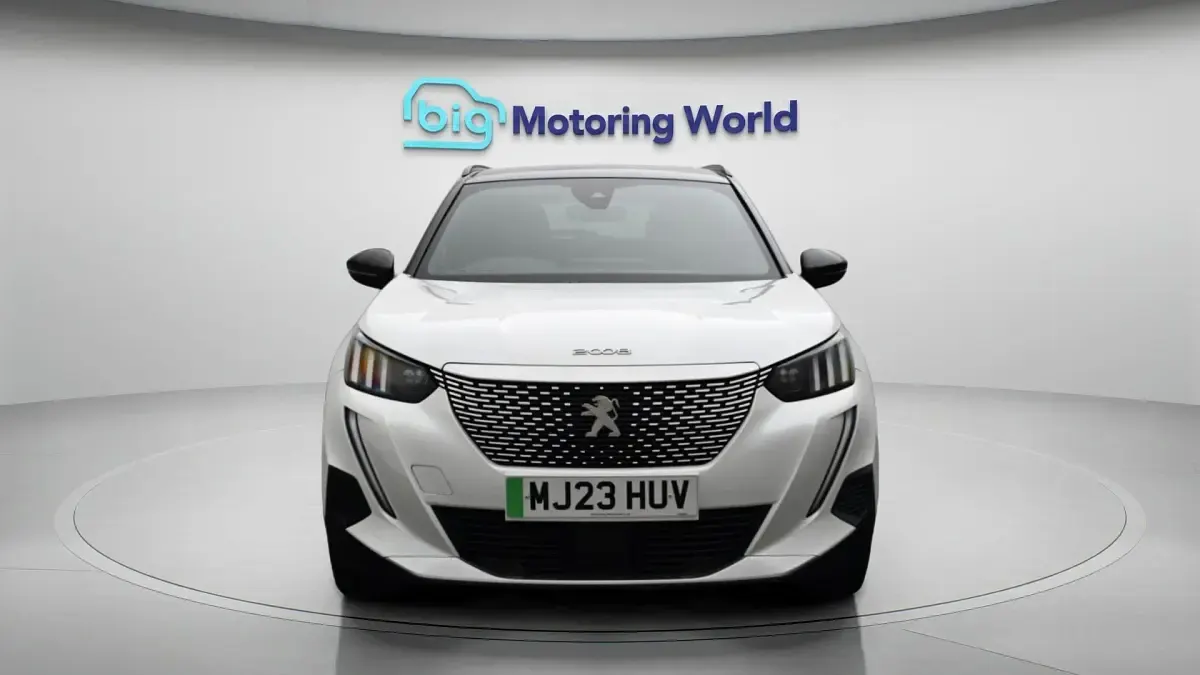 Used Peugeot e-2008 Premium 100 kW (136 HP) 2023 SUV