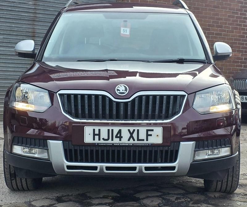 Used Skoda Yeti SE 105 HP (77 kW) 2014 Maroon SUV
