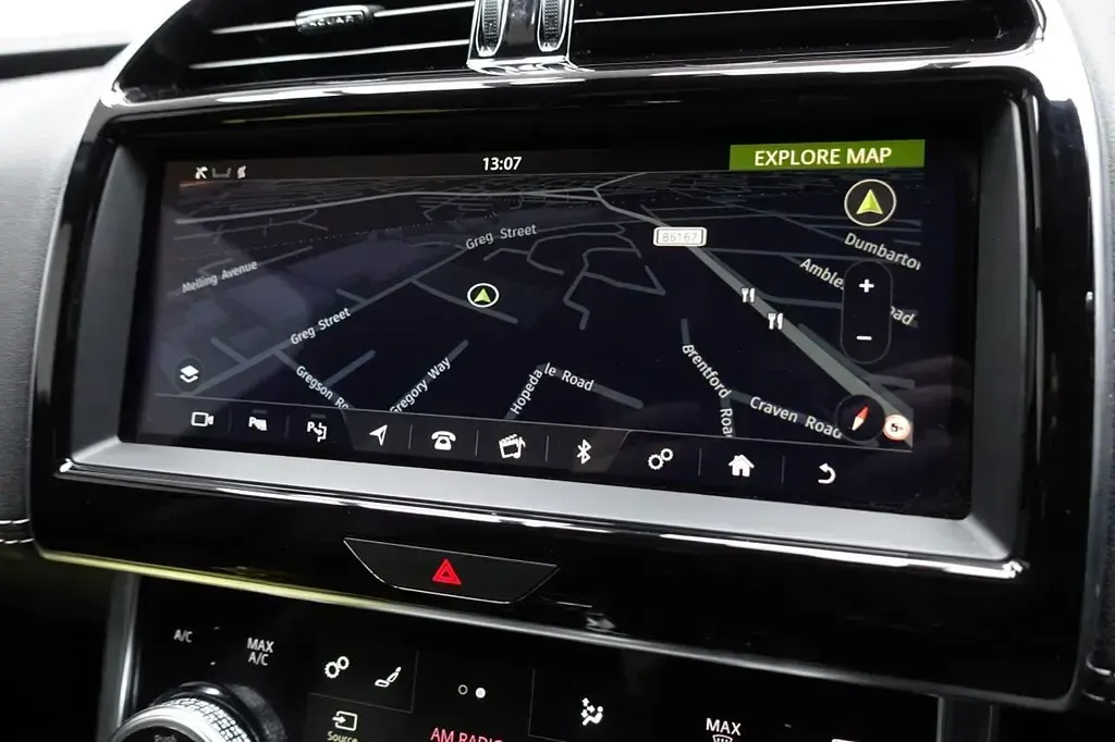 Begagnad Jaguar XE R-Dynamic 250 HK (183 kW) 2019 Röd Sedan