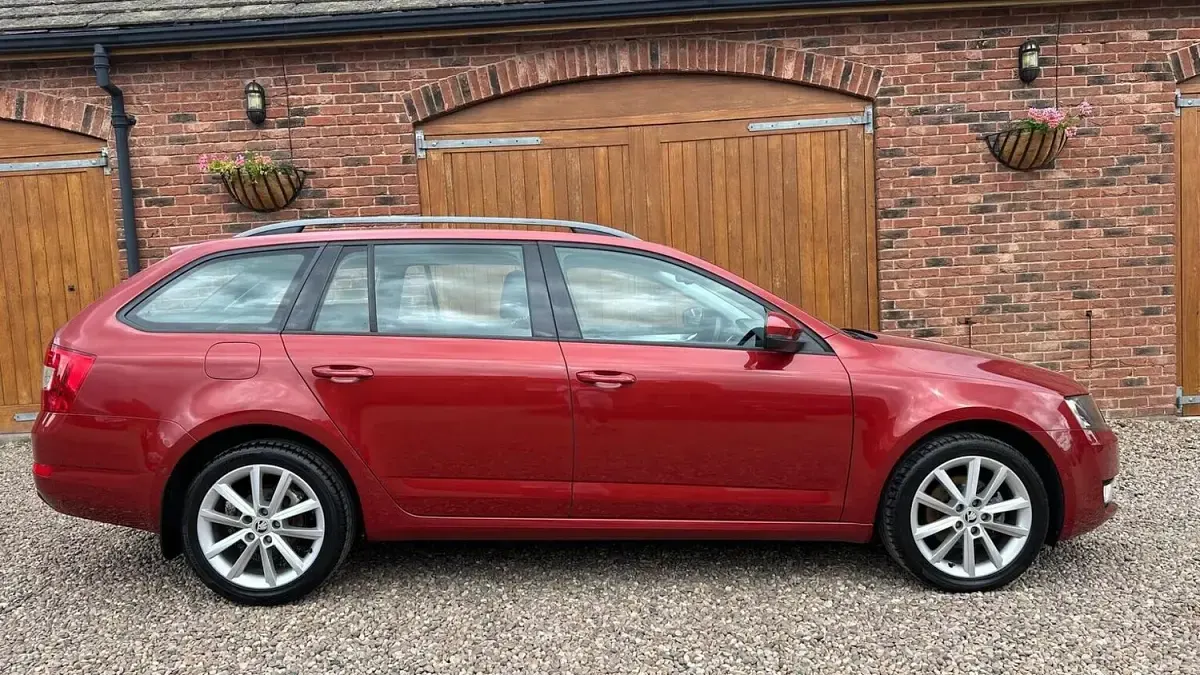 Used Skoda Octavia SE L 150 HP (110 kW) 2015 Red Estate
