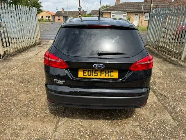 Used Ford Focus Zetec 120 HP (88 kW) 2015 Black Estate
