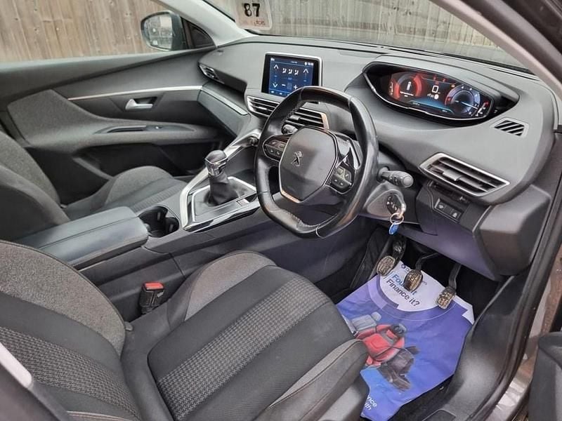 Used Peugeot 5008 Active 130 HP (95 kW) 2019 Grey MPV