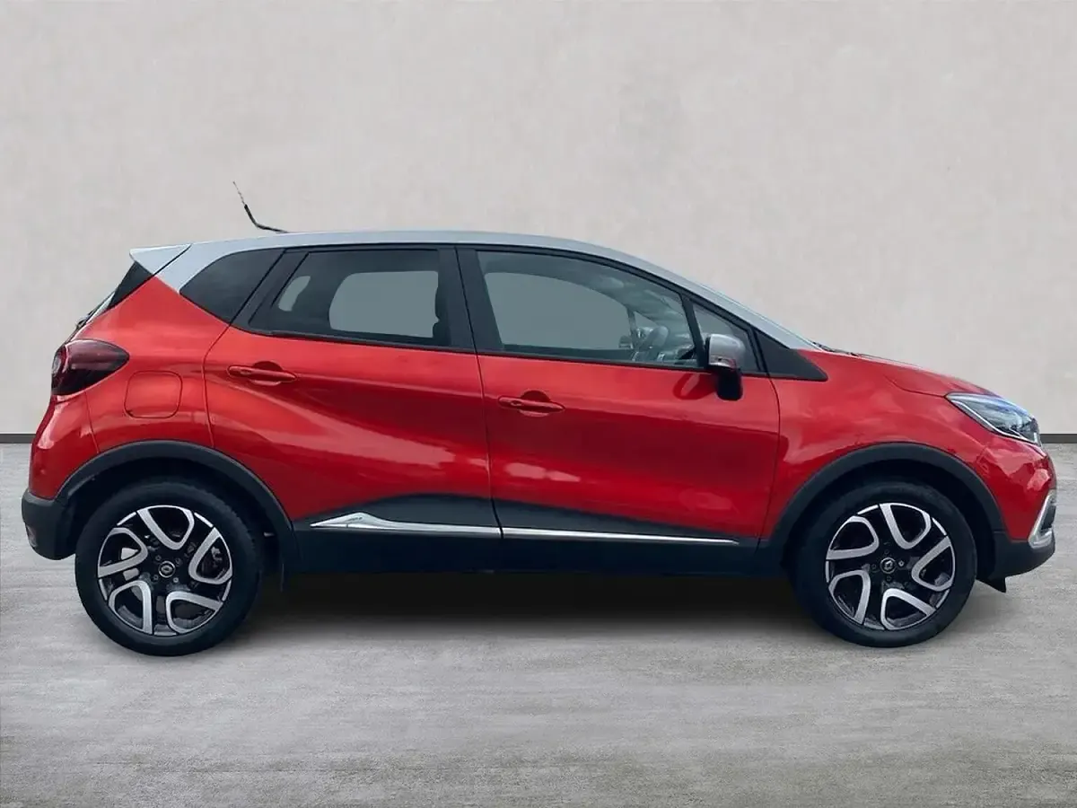 Used Renault Captur Iconic 90 HP (66 kW) 2019 Red SUV