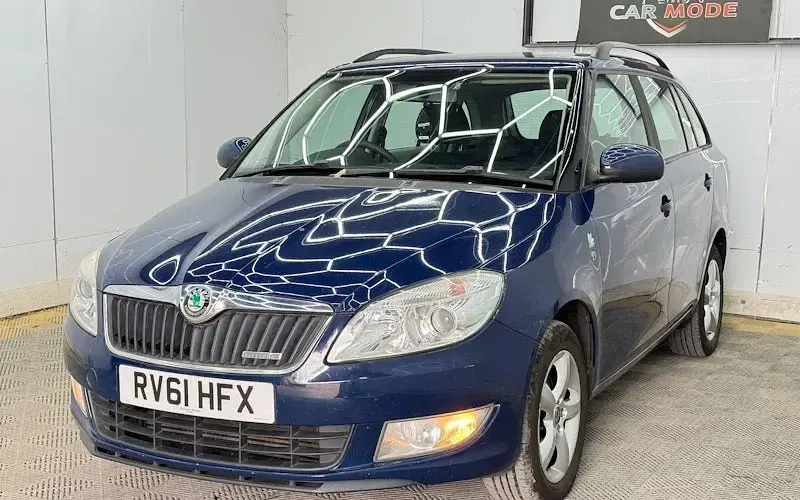 Used Skoda Fabia GreenLine 75 HP (55 kW) 2011 Blue Estate