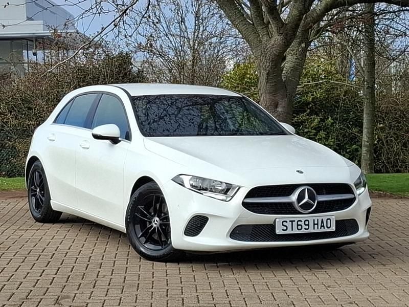 Used Mercedes A180 Executive 136 HP (100 kW) 2019 White Hatchback