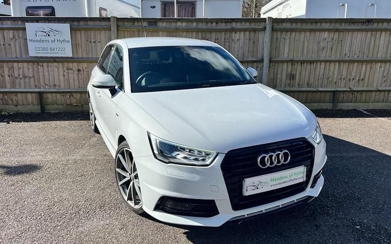 Used Audi A1 Sportback Black Edition 116 HP (85 kW) 2017 White Hatchback