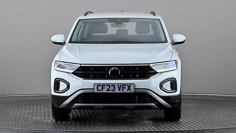 Used VW T-Roc Life 150 HP (110 kW) 2023 White SUV