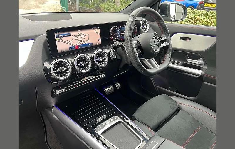 Used Mercedes GLA200 Executive 161 HP (118 kW) 2025 Black SUV