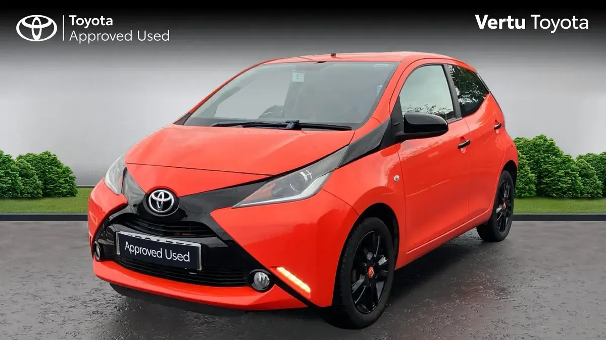 Used Toyota Aygo X-cite 69 HP (50 kW) 2014 Orange twist Hatchback