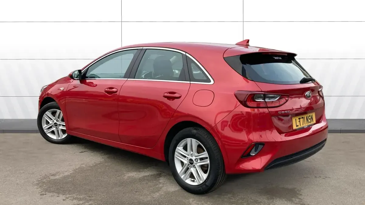 Used Kia Ceed 118 HP (86 kW) 2021 Red Hatchback