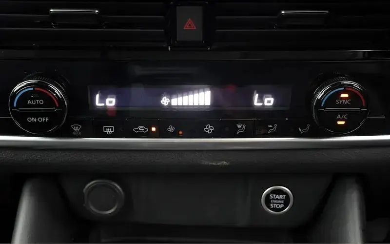 Used Nissan Qashqai N-Connecta 158 HP (116 kW) 2023 Blue SUV