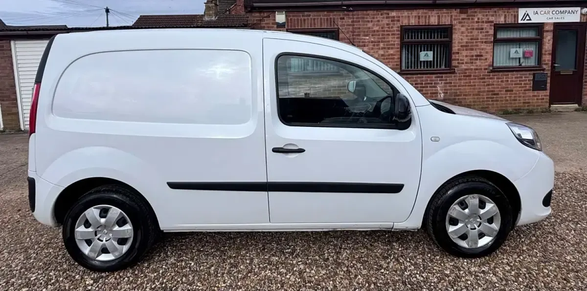 Usado Renault Kangoo Business 2021 Branco Monovolume