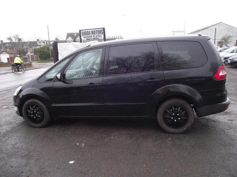 Usado Ford Galaxy Zetec 140 HP (102 kW) 2012 Preto Monovolume