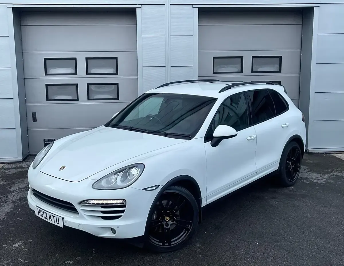 Usado Porsche Cayenne 245 HP (180 kW) 2012 Branco SUV