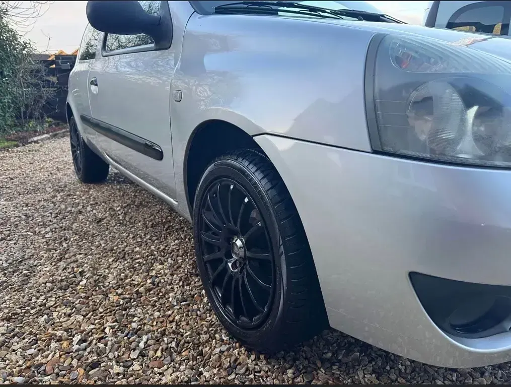 Used Renault Clio Campus 60 HP (44 kW) 2008 Silver Hatchback