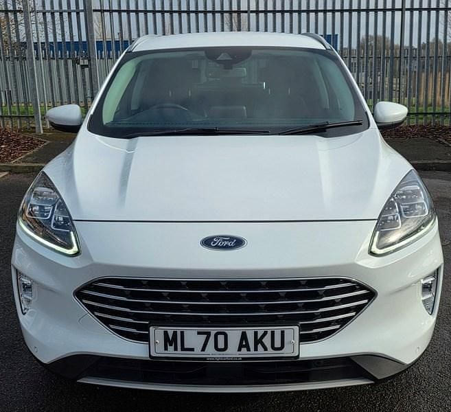 Begagnad Ford Kuga Titanium 120 HK (88 kW) 2020 Vit SUV