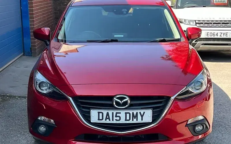 Usado Mazda 3 165 HP (121 kW) 2015 Vermelho Citadino