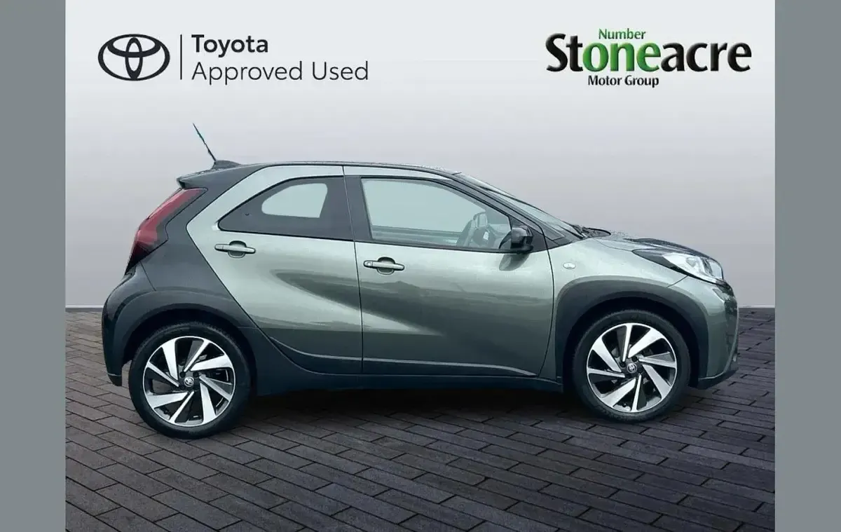 Used Toyota Aygo X 72 HP (52 kW) 2023 Green SUV