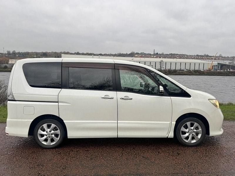 Used Nissan Serena 2011 White MPV