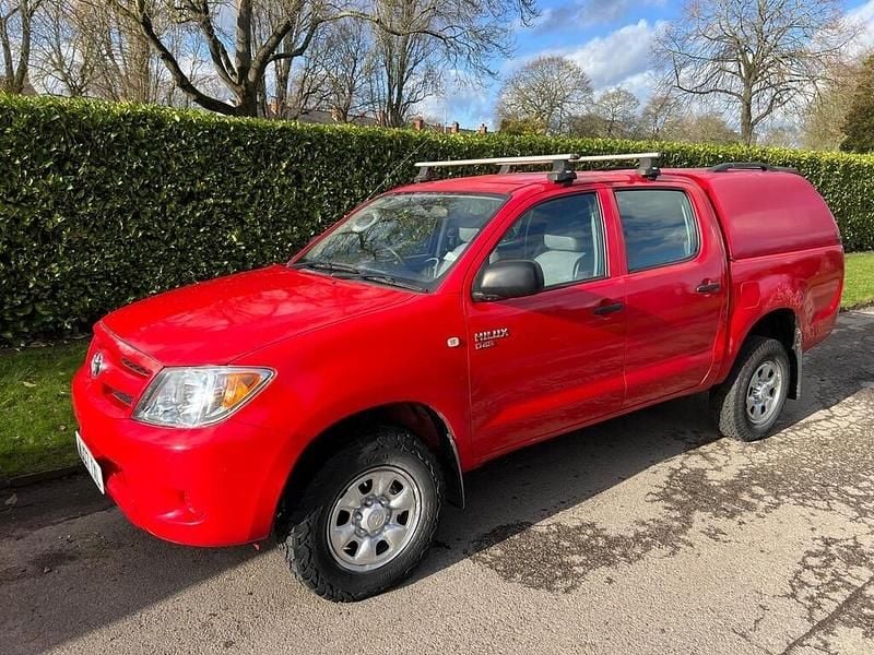 Used Toyota HiLux 2007 Red Pickup