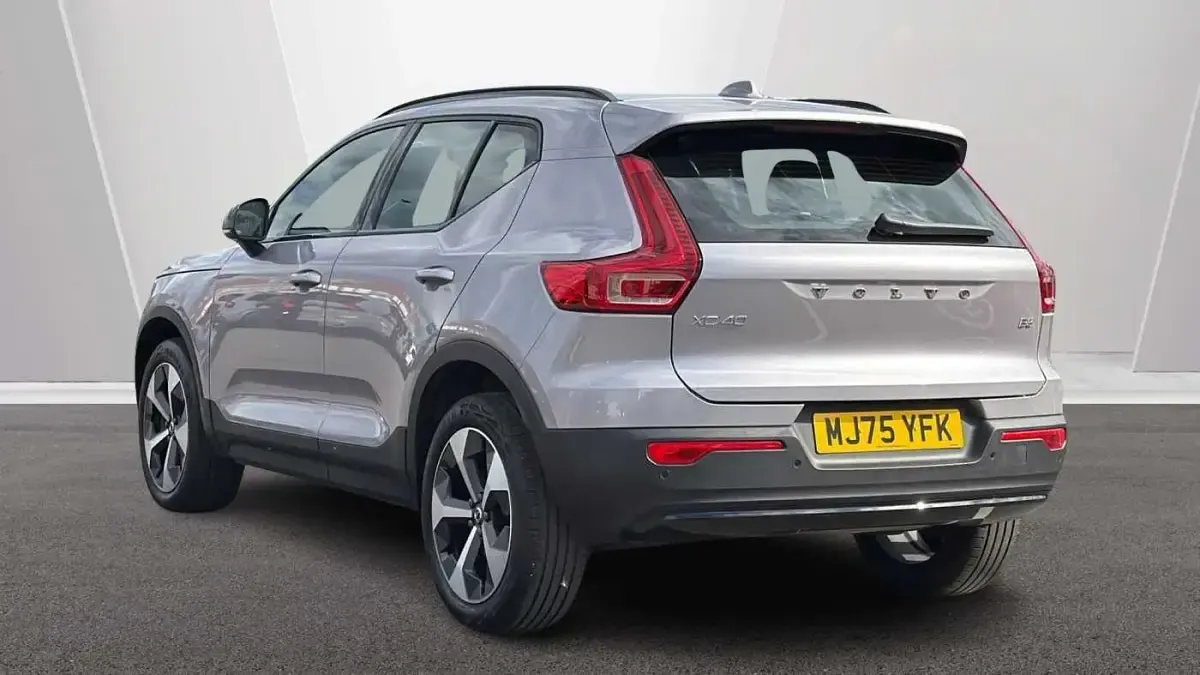 Used Volvo XC40 Plus 161 HP (118 kW) 2025 Silver SUV