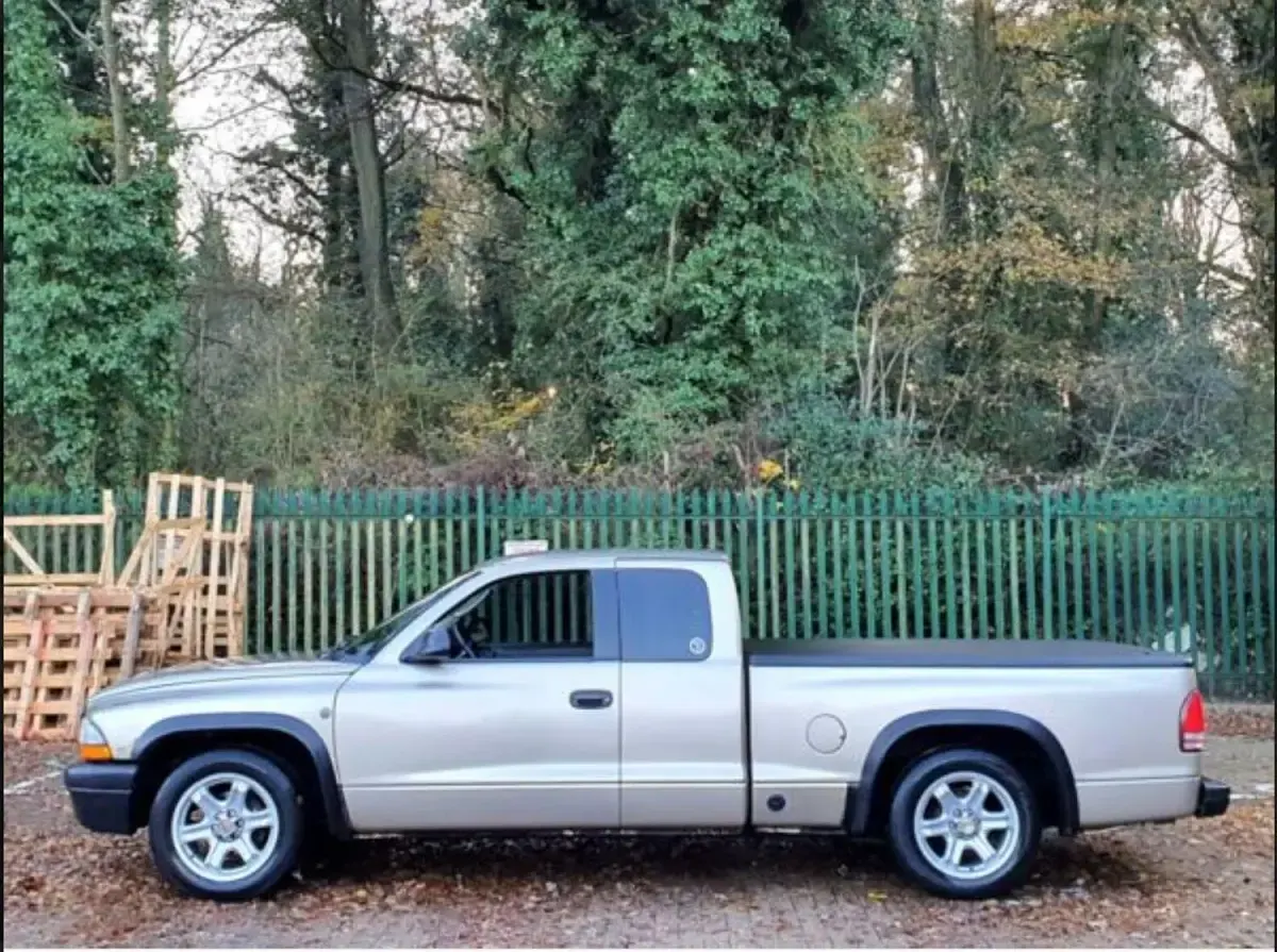 Used Dodge Dakota 177 HP (130 kW) 2004 Gold Pickup