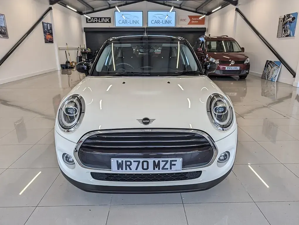 Used Mini Cooper Classic 2020 Pepper white Hatchback
