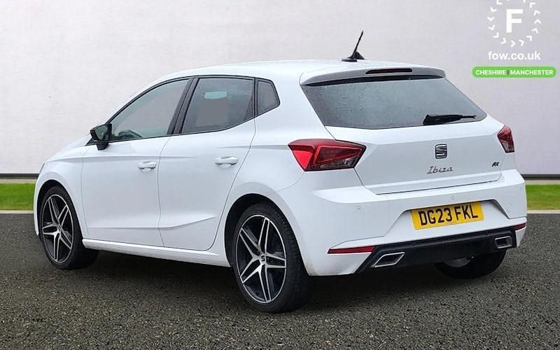 Usado Seat Ibiza FR 95 CV (69 kW) 2022 Blanco Utilitario