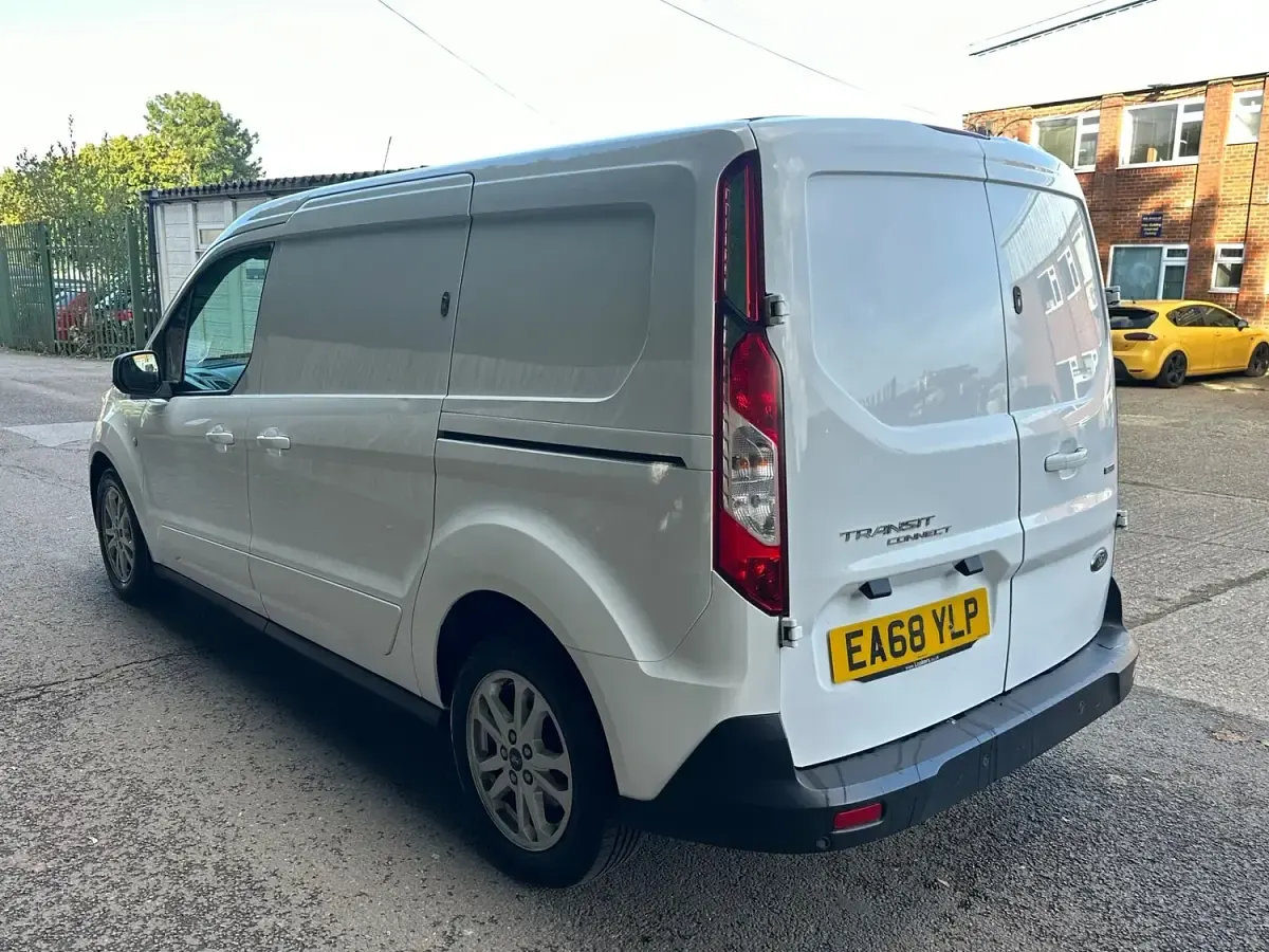 Used Ford Transit Limited 120 HP (88 kW) 2018 White Van
