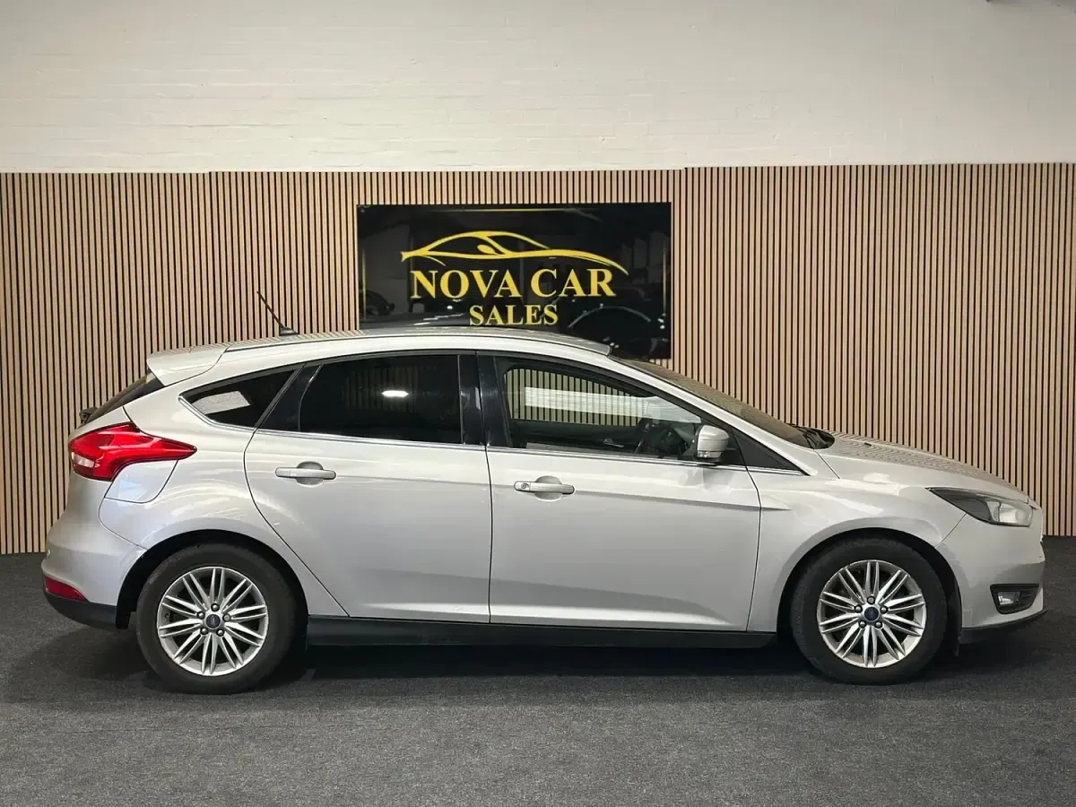 Used Ford Focus Zetec 2017 Silver Hatchback