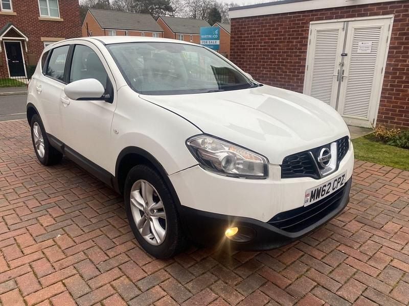 Used Nissan Qashqai Acenta 2013 White SUV