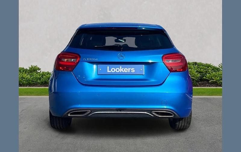 Used Mercedes A180 Executive 109 HP (80 kW) 2017 Blue Hatchback