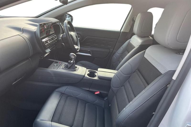 Polar white Used 2024 Citroën C5 Aircross PureTech SUV | £18,490 (Fair price) - Image 1/4