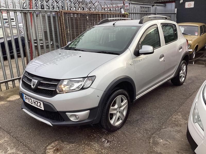 Used Dacia Sandero Lauréate 90 HP (66 kW) 2013 Silver Hatchback